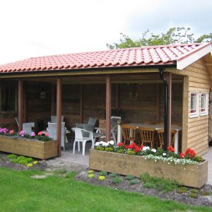 tuinhuis met veranda Van Langen Timmerbedrijf